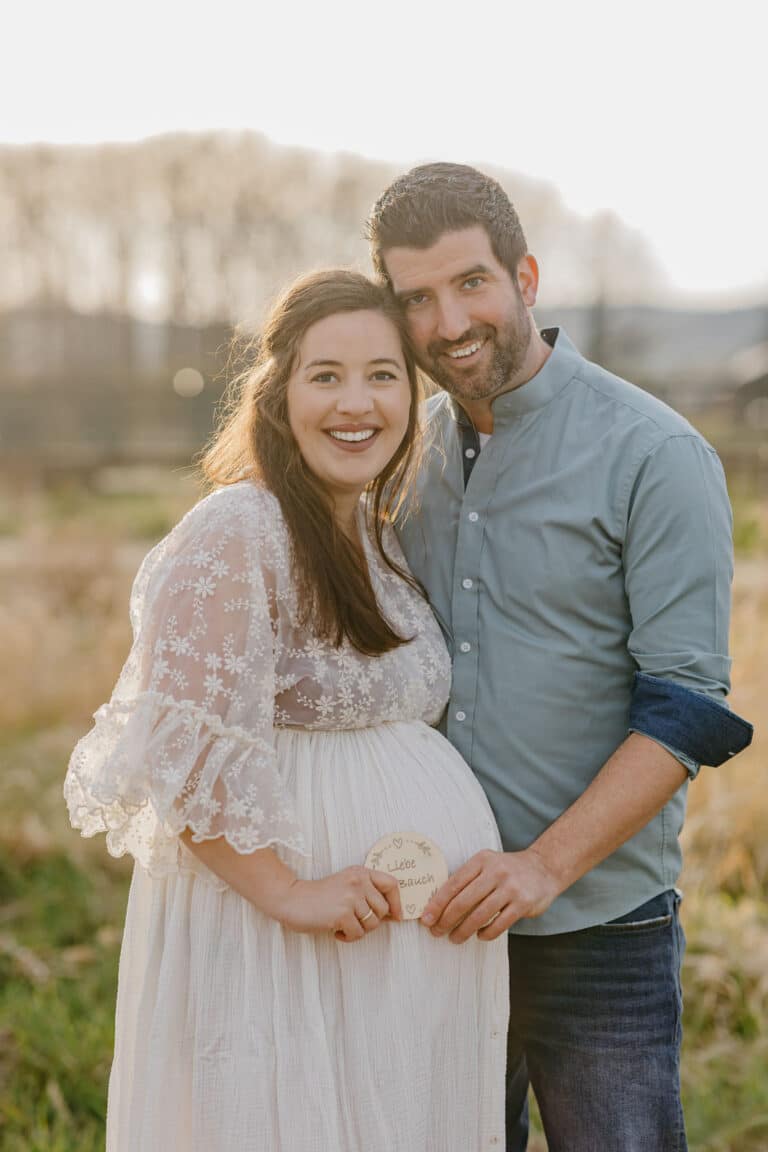 Shootingkleid Weiß mit Babybauch